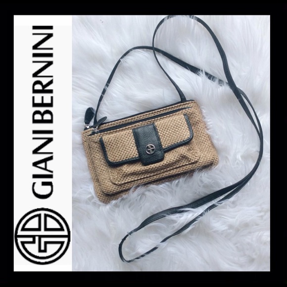 Giani Bernini Handbags - ❣️Sale Giani Bernini Straw & Leather Crossbody